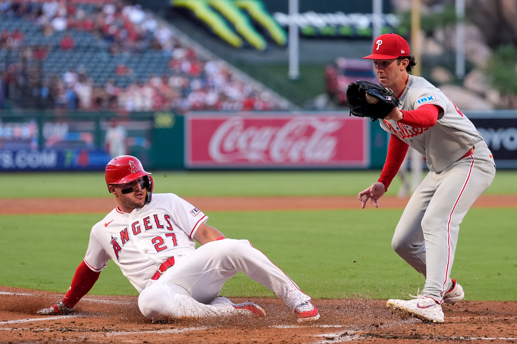 Edmundo Sosa's pinch-hit grand slam in 9th propels Phillies to a wild 5-3 win over Angels